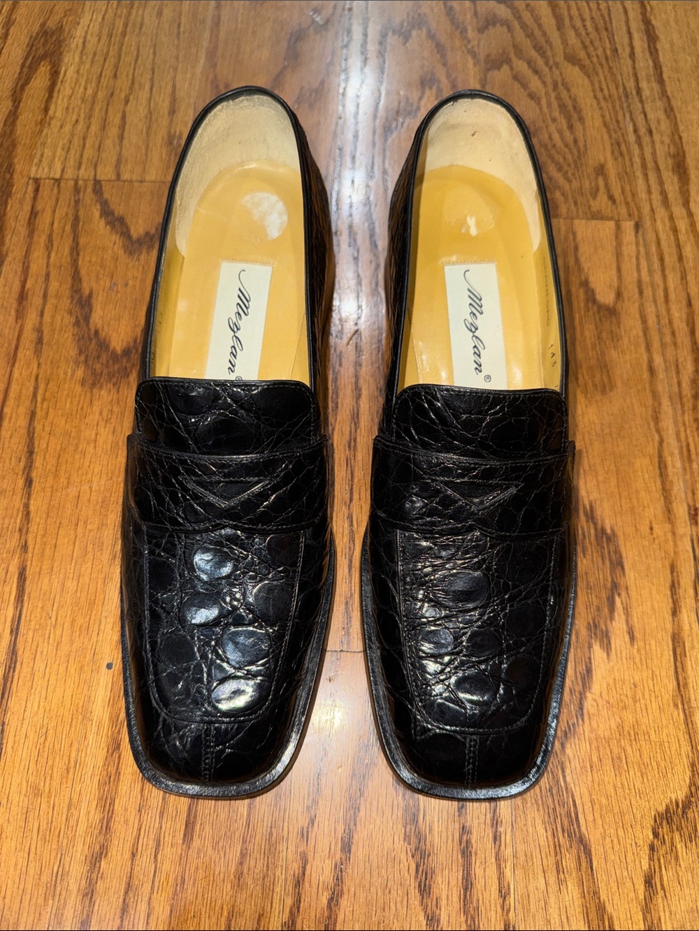 Mezlan Vintage Black Genuine Crocodile Women’s Leather Slip-On Loafers (8.5N)